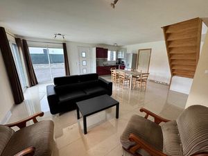 PLOURHAN  à 600 m du bourg  maison 5 chambres dont 3 de plain pied   jardin de 839 m²