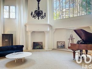 Maison de luxe à vendre dans le quartier Ile de la Jatte-Parc d'Orléans