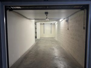 Vente parking 33 m² à Marseille 6ème (13006)  83 000 €