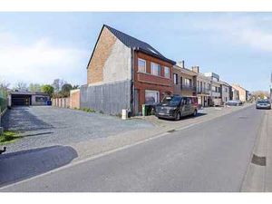 Terrain à bâtir avec salle polyvalente attenante