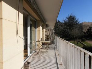 Location meublée appartement 2 pièces 44 m² à Versailles (78000)  1 165 €