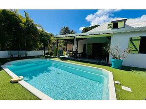 Location maison  m² T-3 à Sainte-Anne  1 780 €