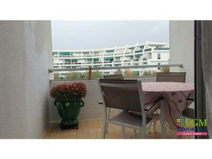 Studio cabine avec terrasse de 7 m² et place de stationnement