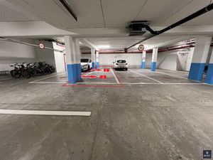 Dubbele Overdekte Autostaanplaats