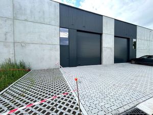 UItzonderlijke voorwaarden  uitstekend gelegen nieuwbouw KMO-unit te Pittem!