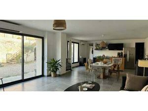Maison contemporaine Saint-Laurent-d'Aigouze (30)