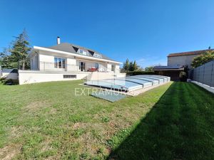 Maison de luxe à vendre à Saint-Genis-les-Ollières