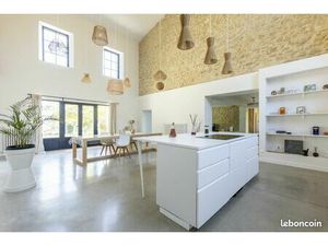 Villa 7 pièces 226 m²