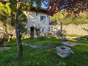 Maison en pierre avec 2 logements sur parcelle de 2300m2