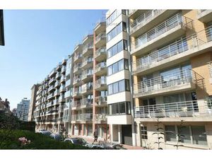 Zeer goed gelegen autostaanplaats op de Engelsestraat in Duinbergen