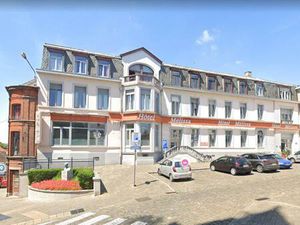 Surface commerciale à vendre à Bon-Secours (VBD44790)