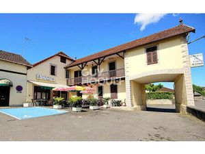 Immeuble a vendre à Artix