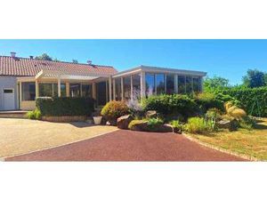 Vente Maison Piscine à Monnières (44690) : à vendre Piscine / 235m² Monnières