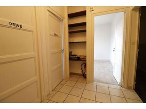 Location local commercial 1 pièces 13m2 Pau 64000 - 420 € - Surface Privée