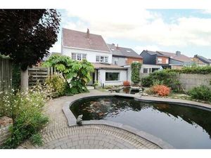 label c  nabij station  garage voor vijf wagens