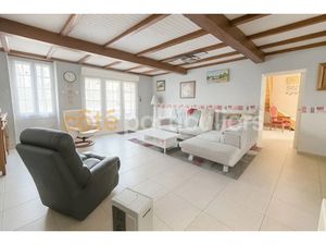 Vente maison 8 pièces 121 m² à Saint-Michel-en-l'Herm (85580)  272 740 €