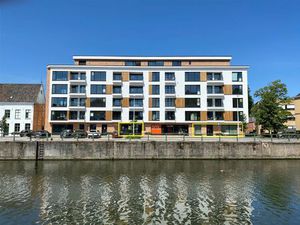 Gerenoveerd kantoor/handelspand in centrum Oudenaarde
