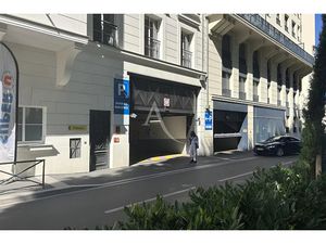 Location parking à Puteaux (92800)  140 €