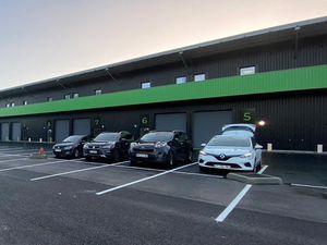 Location locaux professionnels 295 m² à Artigues-près-Bordeaux (33370)  2 000 €