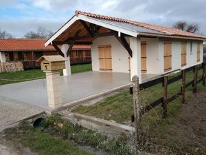 Location maison 4 pièces à Avensan (33480)  880 €