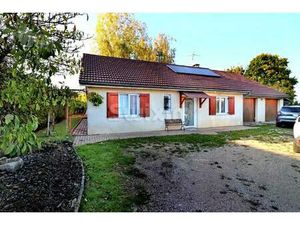 Maison spacieuse avec grand jardin arboré et clos