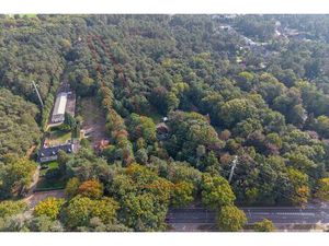 Bouwgrond / grondig te renoveren woning op 7.106m² grond.