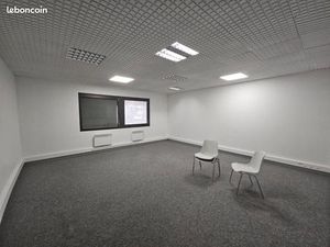 Bureau 33 m²