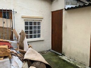 Box / local 6 m² dans cour – idéal stockage ou annexe