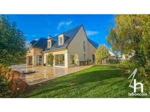 Maison 8 pièces 223 m²