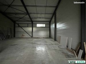 Local d'activité 252 m²