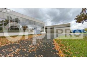 Local d'activité 1 056 m²