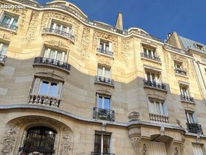 Dans un magnifique immeuble  appartement de 3/4 pieces tres lumineux  situe au 3eme avec a