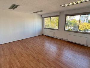 ? Particulier vend – Bureau n°1 de 81 m² + Garage fermé – Idéal profession libérale ou act