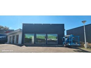 Local commercial 540 m²