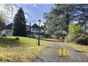 Maison 7 pièces 274 m²