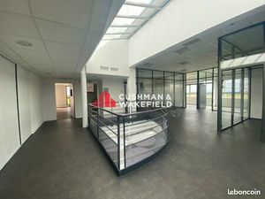 Bureaux 650 m²