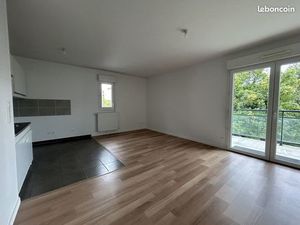 Résidence récente au calme  F3 avec parking fermé et balcon