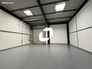 Local bureaux 251 m²