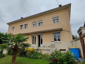 Maison de ville Duclair centre jumelée d'un seul côté