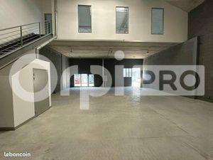 Local d'activité 269 m²