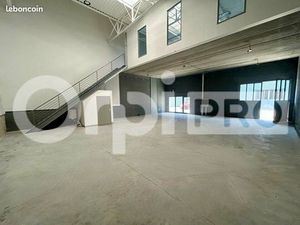 Local d'activité 603 m²