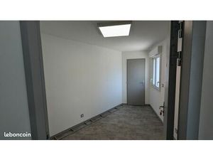 Bureau 13m2 loyer 320e
