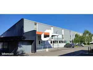 Local commercial 746 m²
