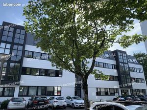 Bureaux 66 m²
