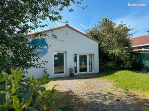 Loue 2 Bureaux 12m2 chacun à deux pas de la gare de Vertou   idéalement placés