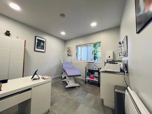 Vente locaux professionnels 6 pièces 122 m² à Les Lilas (93260)  780 000 €