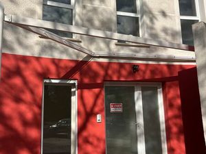 Local professionnel dans zone médicale