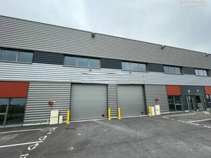 Local bureaux 740 m²