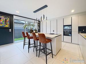 Villa 4 pièces 160 m²