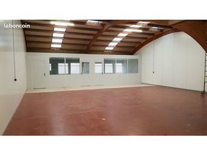 Local artisanal ou entrepôt 240m2  ZI Seclin  10 mn de Lille